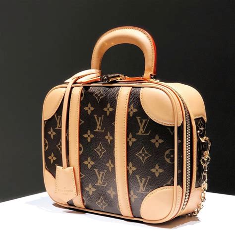 loui vuitton purse made in china price